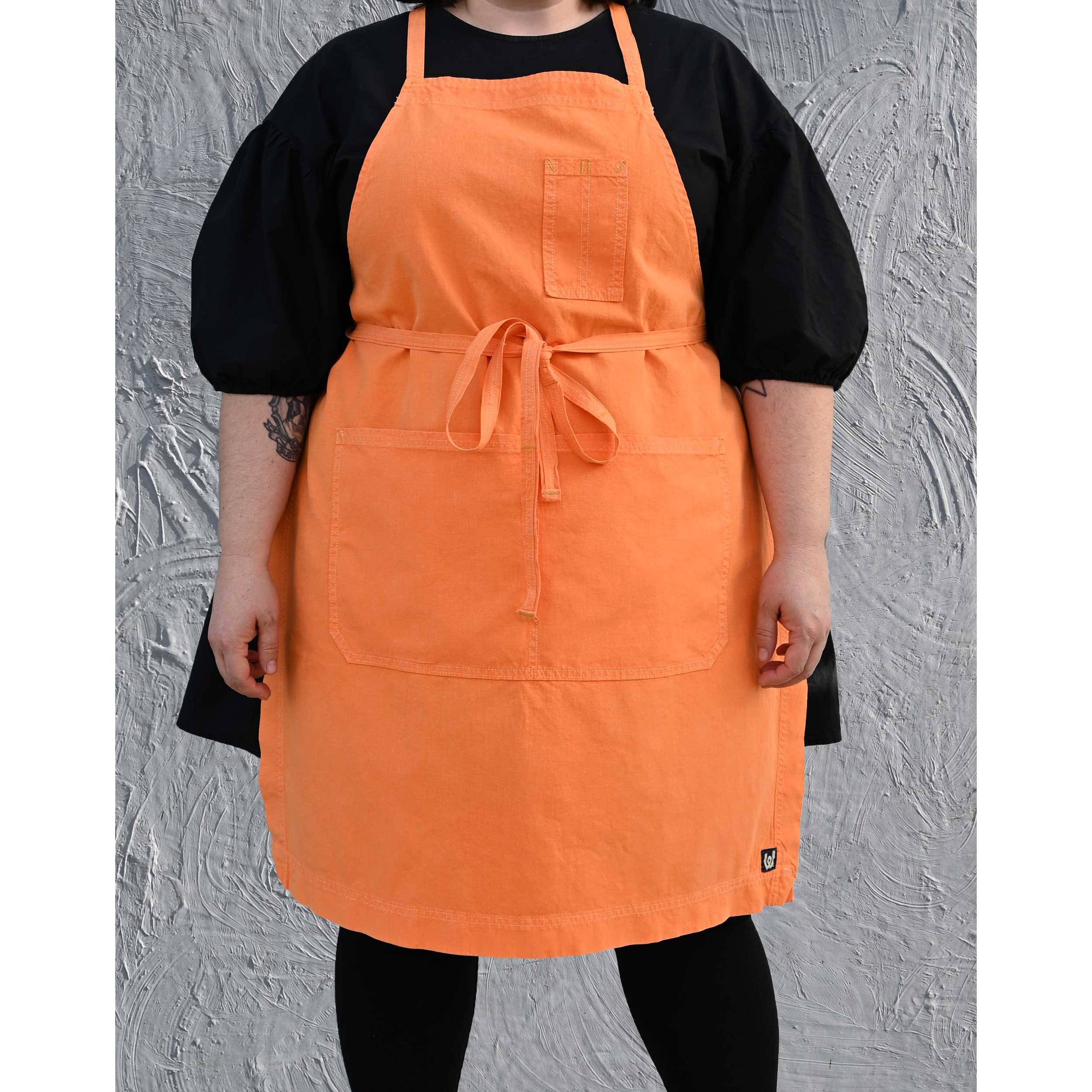 White Bark White Cross-Back Apron – Now Serving